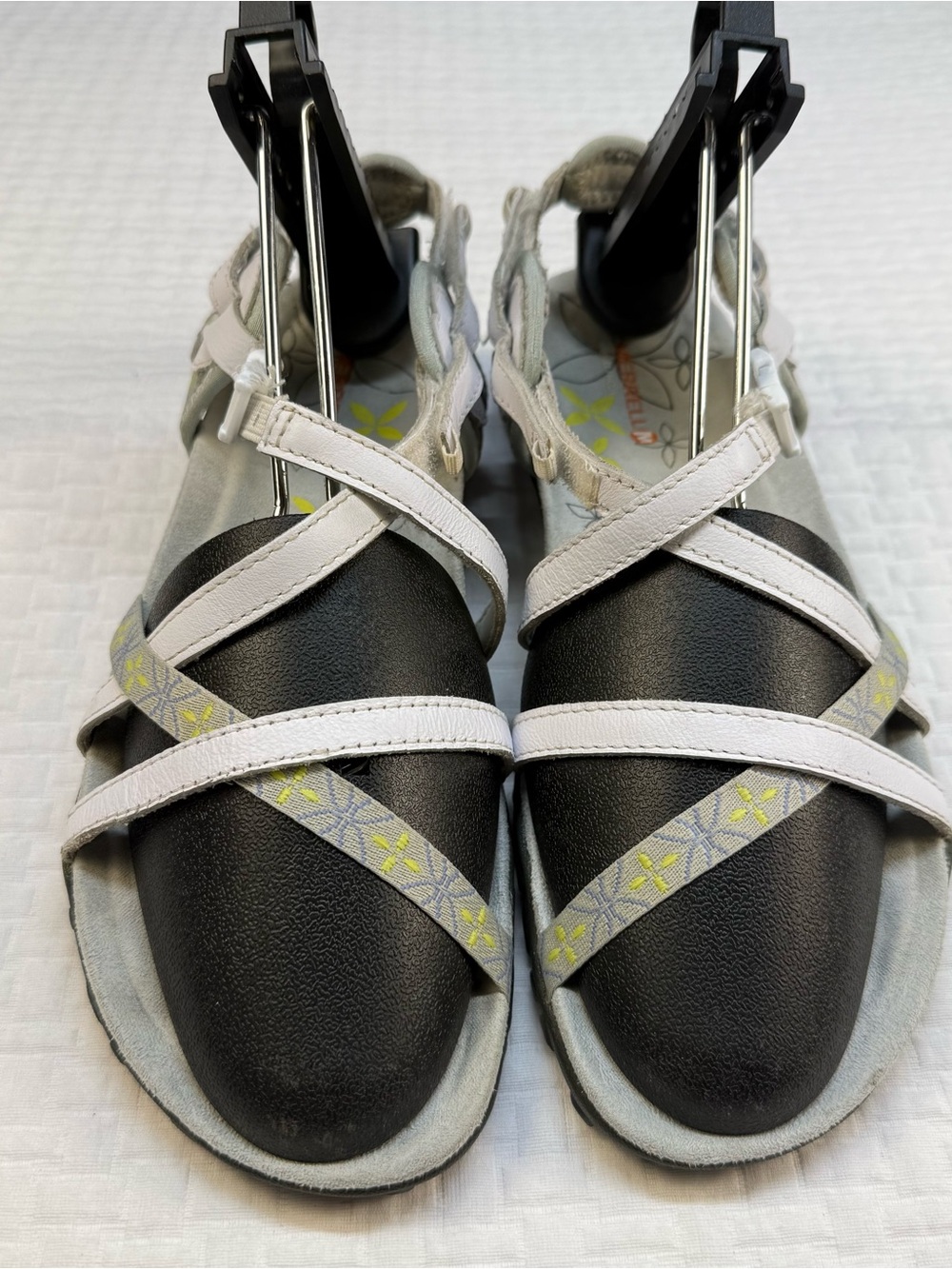 Merrell Women's Athletic Walking Strappy Sandals in Black and White Size 8
